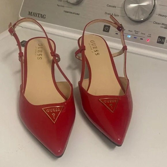GUESS/Red Pointed Toe Slingback kitten Heels NWOT - Picture 2 of 4